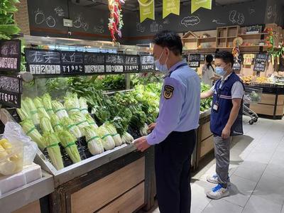 東莞長安開展'五一'節前食品安全大排查，保障節日食品銷售安全